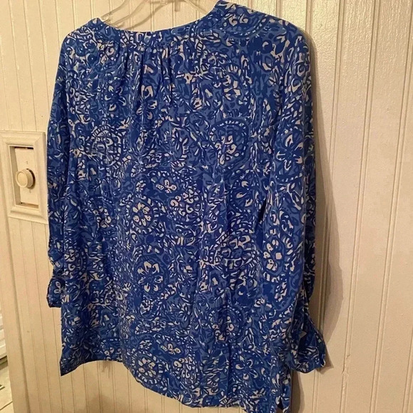 Lilly Pulitzer 100% silk 3/4 sleeve blouse - Picture 2 of 6